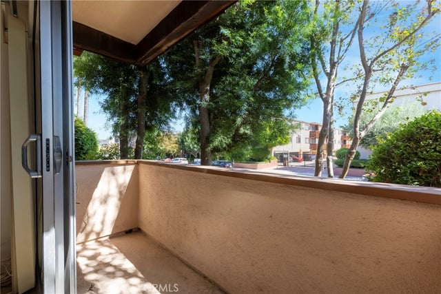 5403 Newcastle Avenue, Encino, CA 91316 — photo 20 of 40