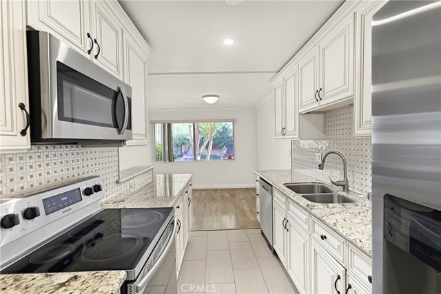 5403 Newcastle Avenue, Encino, CA 91316 — photo 21 of 40