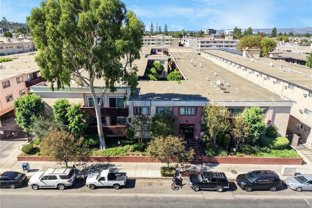 5403 Newcastle Avenue, Encino, CA 91316 — photo 36 of 40