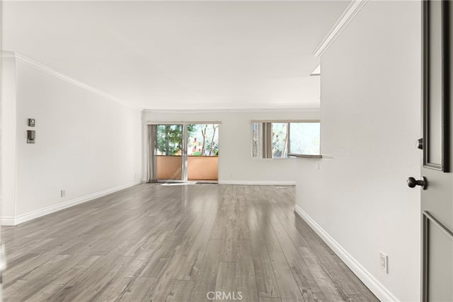 5403 Newcastle Avenue, Encino, CA 91316 — photo 7 of 40