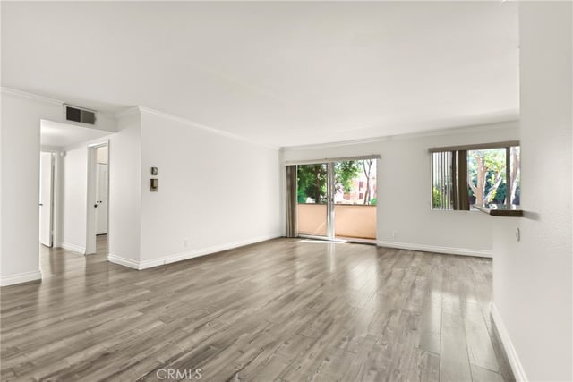 5403 Newcastle Avenue, Encino, CA 91316 — photo 8 of 40