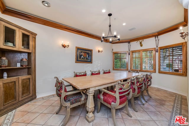 4063 Benedict Canyon Drive, Sherman Oaks, CA 91423 — photo 14 of 46