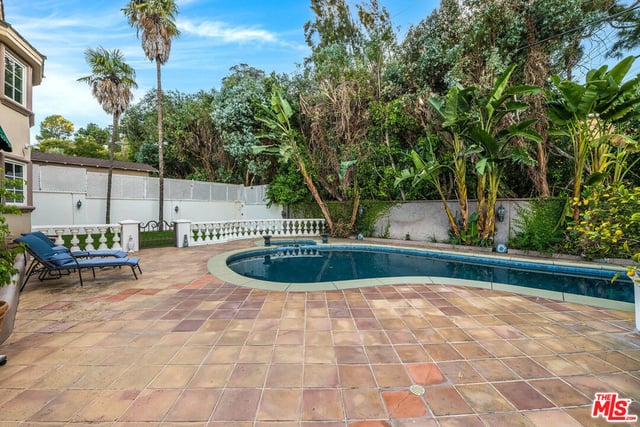 4063 Benedict Canyon Drive, Sherman Oaks, CA 91423 — photo 18 of 46