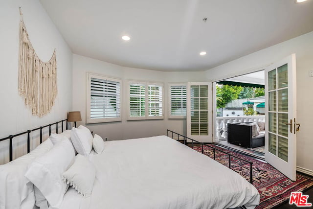 4063 Benedict Canyon Drive, Sherman Oaks, CA 91423 — photo 24 of 46