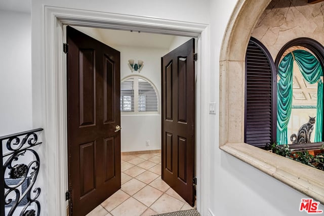 4063 Benedict Canyon Drive, Sherman Oaks, CA 91423 — photo 29 of 46