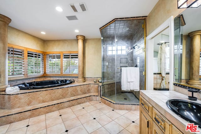 4063 Benedict Canyon Drive, Sherman Oaks, CA 91423 — photo 34 of 46