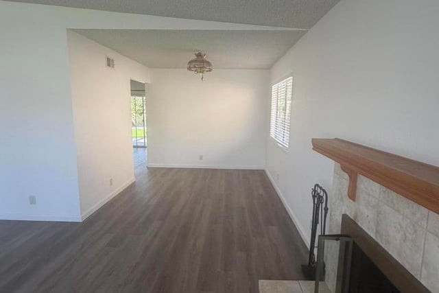 2461 Bunting Avenue, Ventura, CA 93003 — photo 4 of 9