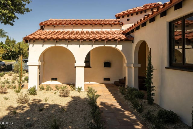 1762 Alvira Street, Los Angeles, CA 90035 — photo 3 of 40