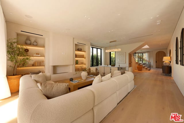 4747 Firmament Avenue, Encino, CA 91436 — photo 8 of 41