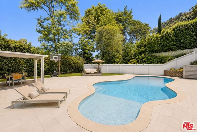 3430 Loadstone Drive, Los Angeles, CA 91403 — photo 3 of 17