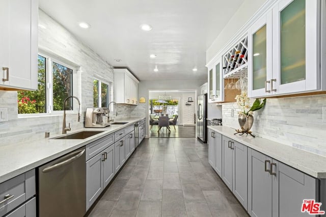 3430 Loadstone Drive, Los Angeles, CA 91403 — photo 8 of 17