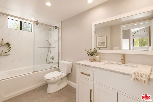 10926 Bluffside Drive 19, Los Angeles, CA 91604 — photo 9 of 13