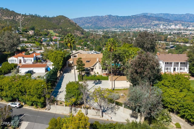 3267 Waverly Drive, Los Angeles, CA 90027 — photo 16 of 75
