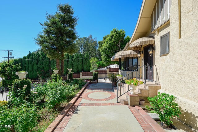 3267 Waverly Drive, Los Angeles, CA 90027 — photo 5 of 75