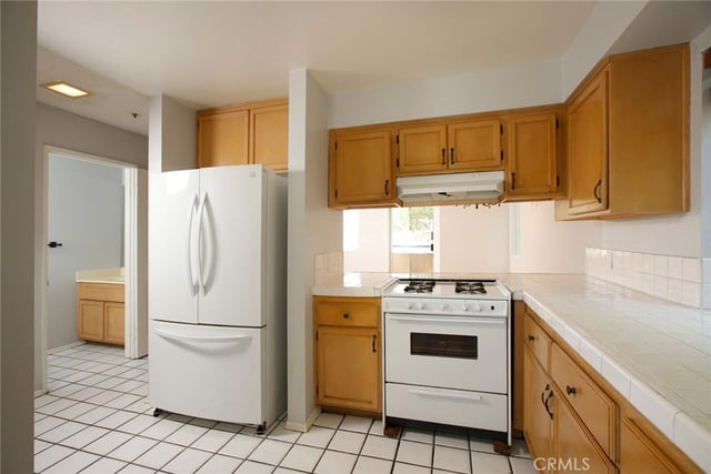 1421 5th 10, Glendale, CA 91201 — photo 17 of 45