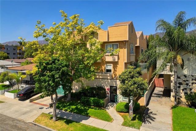 1421 5th 10, Glendale, CA 91201 — photo 2 of 45