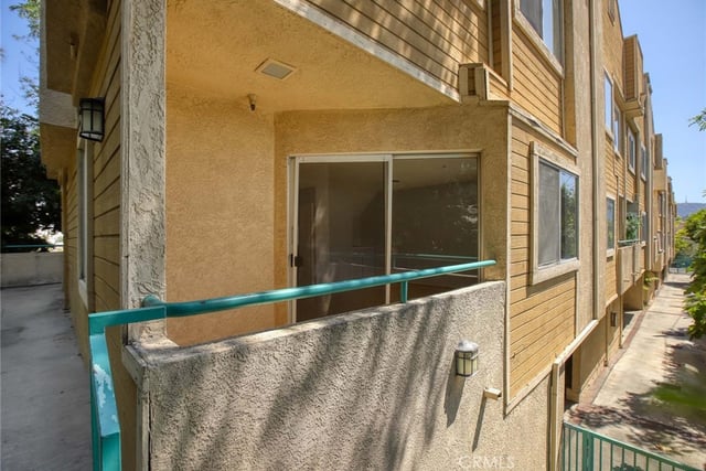 1421 5th 10, Glendale, CA 91201 — photo 32 of 45