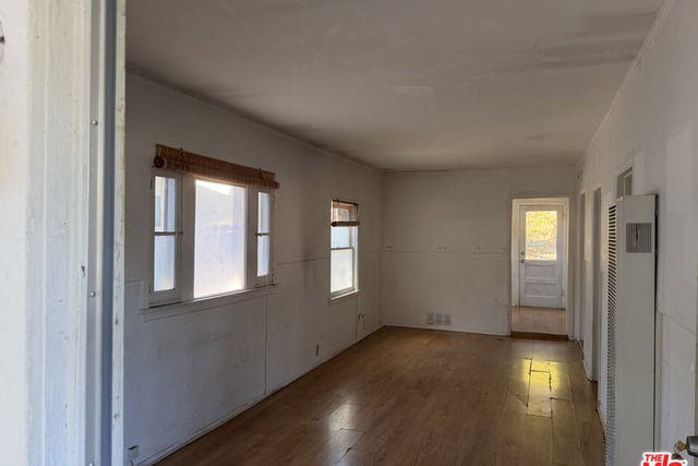819 Pier Avenue, Santa Monica, CA 90405 — photo 5 of 15