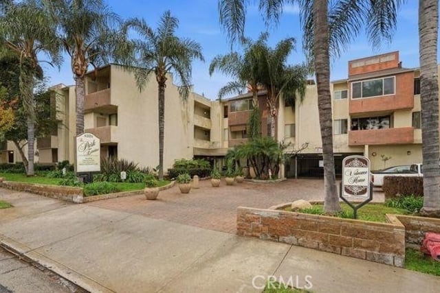 5325 Newcastle Avenue 101, Encino, CA 91316 — photo 20 of 24