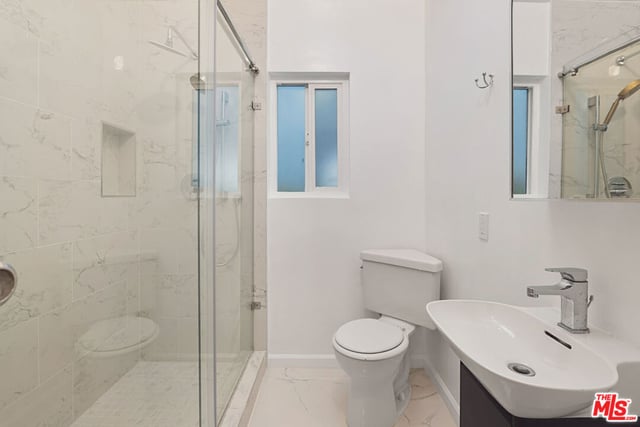 806 Navy Street, Santa Monica, CA 90405 — photo 13 of 23