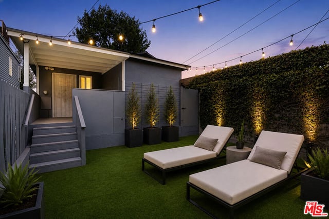 806 Navy Street, Santa Monica, CA 90405 — photo 2 of 23