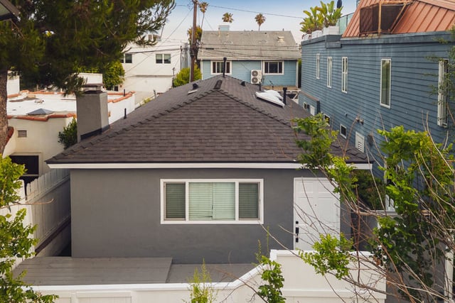 806 Navy Street, Santa Monica, CA 90405 — photo 3 of 23