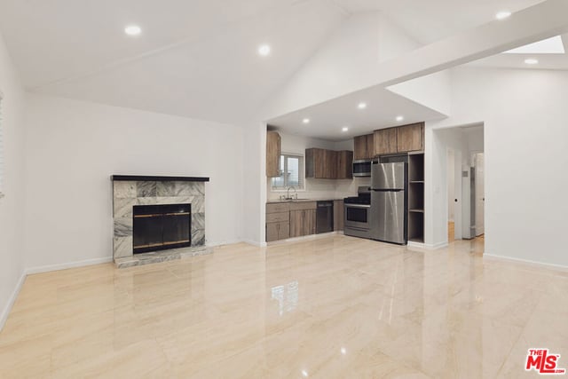 806 Navy Street, Santa Monica, CA 90405 — photo 5 of 23