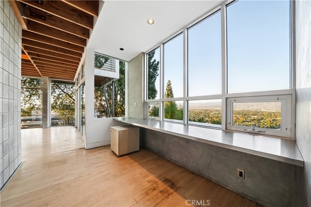 3800 Sunswept, Studio City, CA 91604 — photo 10 of 32
