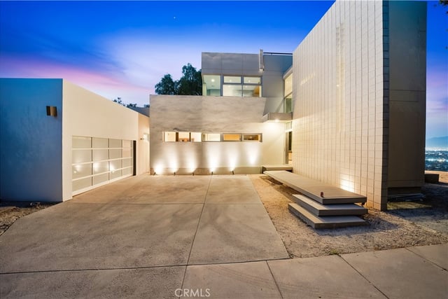 3800 Sunswept, Studio City, CA 91604 — photo 2 of 32