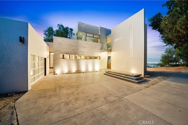 3800 Sunswept, Studio City, CA 91604 — photo 3 of 32