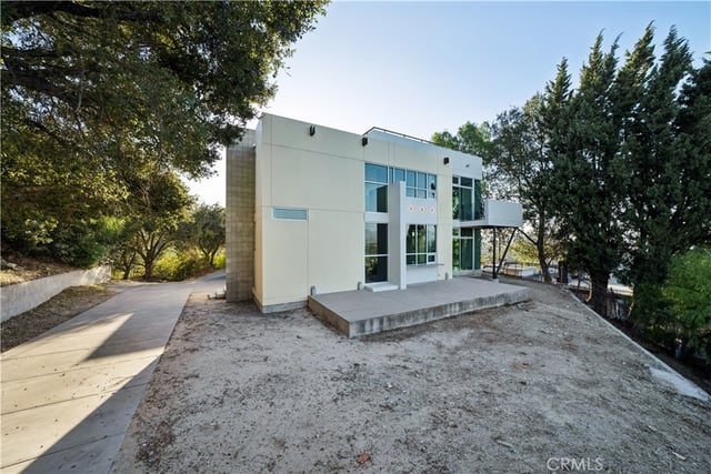 3800 Sunswept, Studio City, CA 91604 — photo 5 of 32