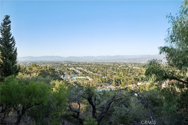 3800 Sunswept, Studio City, CA 91604 — photo 7 of 32