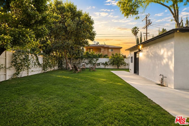 5143 Newcastle Avenue, Encino, CA 91316 — photo 25 of 33