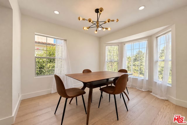 5143 Newcastle Avenue, Encino, CA 91316 — photo 4 of 33