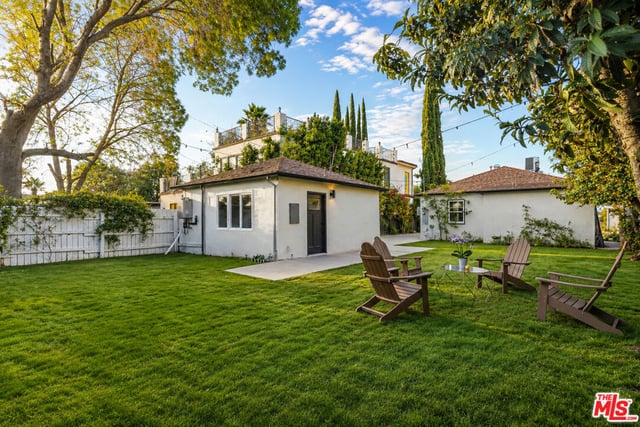 5143 Newcastle Avenue, Encino, CA 91316 — photo 5 of 33