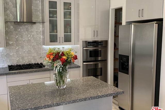 720 Huntley Drive 104, West Hollywood, CA 90069 — photo 3 of 20